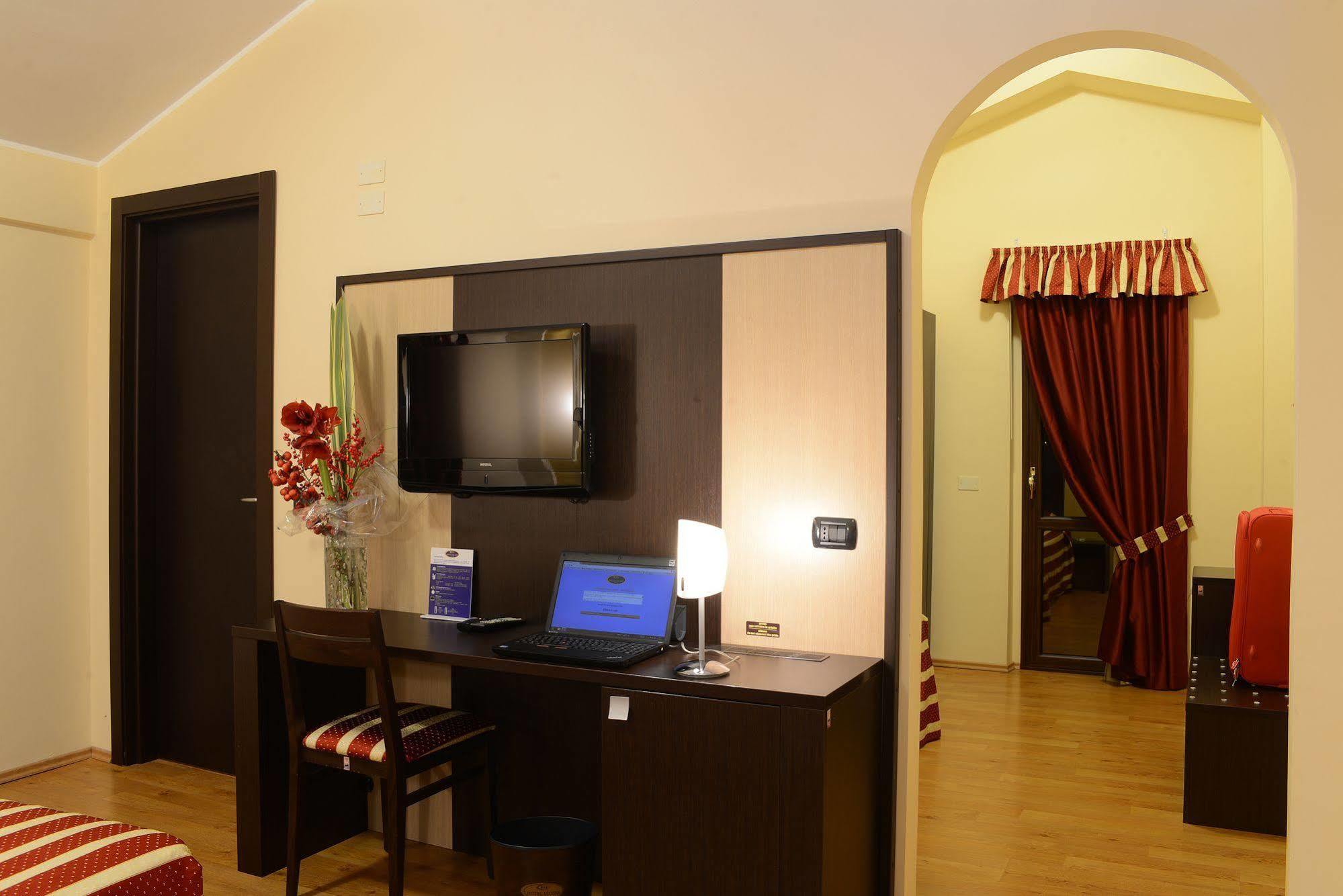 Hotel Iacone 키에티 외부 사진